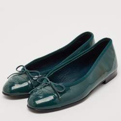 Pre Owned Chanel Dark Green Patent Leather CC Ballet Flats Size 37