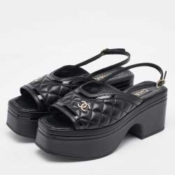 مملوكة مسبقًا Chanel Black Quilted Leather and Patent Leather CC Platform Slingback Sandals Size 37