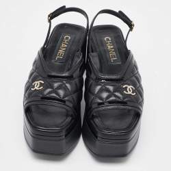 مملوكة مسبقًا Chanel Black Quilted Leather and Patent Leather CC Platform Slingback Sandals Size 37