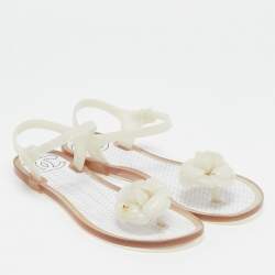 مملوكة مسبقًا Chanel CC Camellia Size 37 White Jelly Thong Flat Sandals