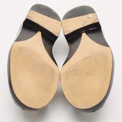 مملوكة مسبقًا Chanel Black Patent Leather CC Slip On Loafers Size 38