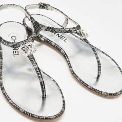 مملوكة مسبقًا Chanel Silver/Metallic Printed Suede CC Crystals Thong Flats Size 37