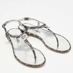 مملوكة مسبقًا Chanel Silver/Metallic Printed Suede CC Crystals Thong Flats Size 37