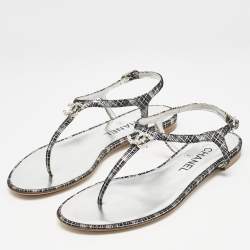 مملوكة مسبقًا Chanel Silver/Metallic Printed Suede CC Crystals Thong Flats Size 37