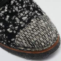 Chanel White/Black Tweed CC Cap Toe Combat Ankle Boots Size 37.5