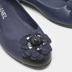 Pre Owned Chanel Navy Blue Leather CC Camellia Ballet Flats Size 38