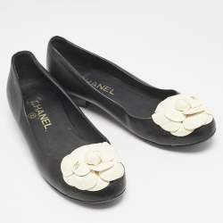 مملوكة مسبقًا حذاء فلات باليه شانيل كاميليا سى سى جلد أسود مقاس 37.5 