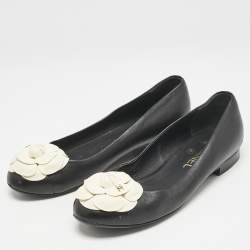 مملوكة مسبقًا حذاء فلات باليه شانيل كاميليا سى سى جلد أسود مقاس 37.5 