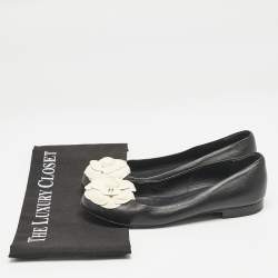 مملوكة مسبقًا حذاء فلات باليه شانيل كاميليا سى سى جلد أسود مقاس 37.5 