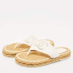 مملوكة مسبقًا Chanel White Fabric CC Thong Sandals Size 37.5