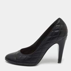 Pre Owned Chanel Black Quilted Leather Cap Toe CC Pumps Size 40.5