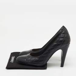 Pre Owned Chanel Black Quilted Leather Cap Toe CC Pumps Size 40.5
