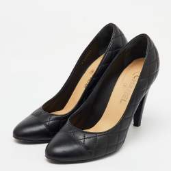 Pre Owned Chanel Black Quilted Leather Cap Toe CC Pumps Size 40.5