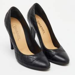 Pre Owned Chanel Black Quilted Leather Cap Toe CC Pumps Size 40.5
