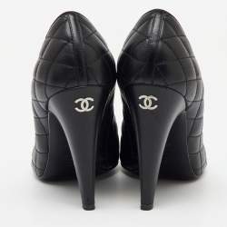 Pre Owned Chanel Black Quilted Leather Cap Toe CC Pumps Size 40.5