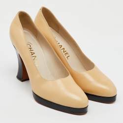 Chanel Cream Leather Vintage Round Toe Pumps Size 37.5