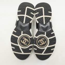 مملوكة مسبقًا Chanel White/Silver Suede, Fabric and Leather CC Low Top Sneakers Size 38.5