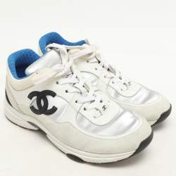 مملوكة مسبقًا Chanel White/Silver Suede, Fabric and Leather CC Low Top Sneakers Size 38.5