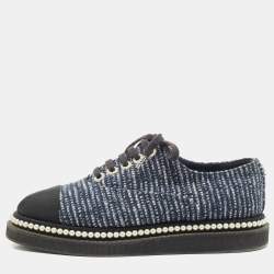 مملوكة مسبقًا Chanel Black/Navy Blue Canvas and Tweed Grosgrain Lace Up Sneakers Size 38