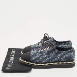 مملوكة مسبقًا Chanel Black/Navy Blue Canvas and Tweed Grosgrain Lace Up Sneakers Size 38