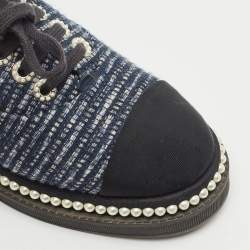 مملوكة مسبقًا Chanel Black/Navy Blue Canvas and Tweed Grosgrain Lace Up Sneakers Size 38