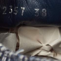 مملوكة مسبقًا Chanel Black/Navy Blue Canvas and Tweed Grosgrain Lace Up Sneakers Size 38