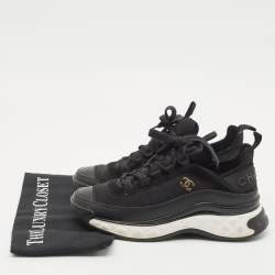 مملوكة مسبقًا Chanel Black Suede Leather And Fabric CC Lace Up Sneakers Size 38
