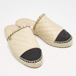 Pre Owned Chanel Beige/Black Quilted Leather and Canvas CC Chain Espadrille Sandals Size 39