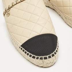 Pre Owned Chanel Beige/Black Quilted Leather and Canvas CC Chain Espadrille Sandals Size 39