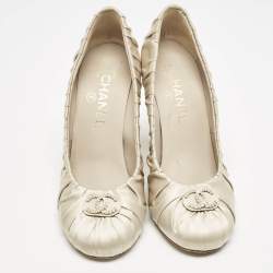 Chanel Light Grey Ruched Satin CC Pumps Size 37.5