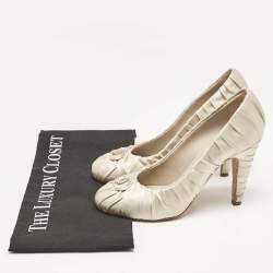 Chanel Light Grey Ruched Satin CC Pumps Size 37.5
