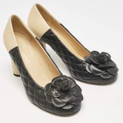 مملوكة مسبقًا حذاء كعب عالي شانيل كاميليا سي سي جلد أسود مقاس 36