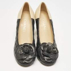 مملوكة مسبقًا حذاء كعب عالي شانيل كاميليا سي سي جلد أسود مقاس 36