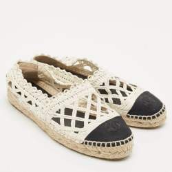 Chanel White/Back Raffia and Canvas Interlocking CC Logo Espadrilles Size 39