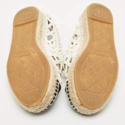 Chanel White/Back Raffia and Canvas Interlocking CC Logo Espadrilles Size 39