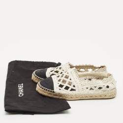 Chanel White/Back Raffia and Canvas Interlocking CC Logo Espadrilles Size 39
