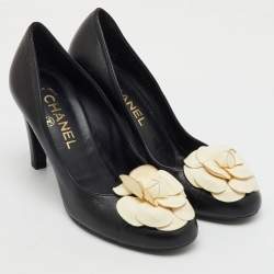 Chanel Black/Cream Leather CC Camelia Cap Toe Pumps Size 37.5