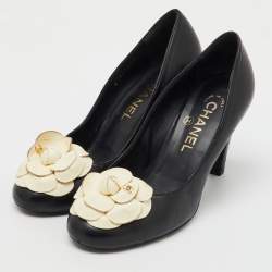 Chanel Black/Cream Leather CC Camelia Cap Toe Pumps Size 37.5