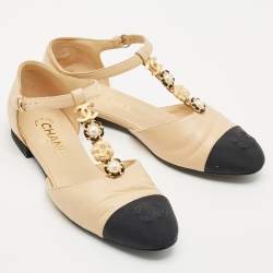 Pre Owned Chanel Beige/Black Canvas and Leather  Interlocking CC Logo Ballet Flats Size 37.5
