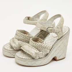 مملوكة مسبقًا Chanel Silver Leather Platform Ankle Strap Sandals Size 38