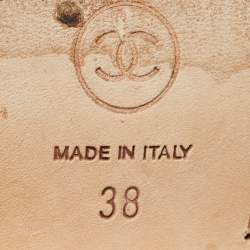 مملوكة مسبقًا Chanel Silver Leather Platform Ankle Strap Sandals Size 38