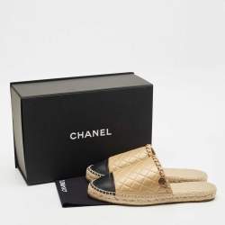 Pre Owned Chanel Metallic Gold/Black Quilted Leather CC Chain Link Espadrille Flat Mules Size 41