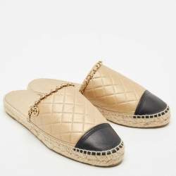 Pre Owned Chanel Metallic Gold/Black Quilted Leather CC Chain Link Espadrille Flat Mules Size 41