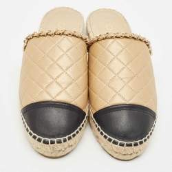 Pre Owned Chanel Metallic Gold/Black Quilted Leather CC Chain Link Espadrille Flat Mules Size 41