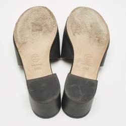 مملوكة مسبقًا Chanel Black Leather CC Slide Sandals Size 37.5