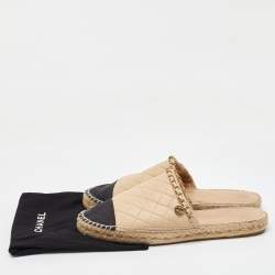 Chanel Beige/Black Quilted Leather and Fabric Cap Toe CC Chain Link Espadrille Flat Mules Size 42