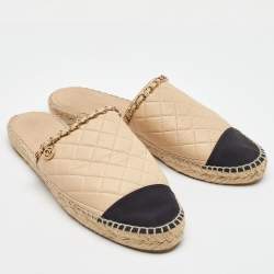 Chanel Beige/Black Quilted Leather and Fabric Cap Toe CC Chain Link Espadrille Flat Mules Size 42