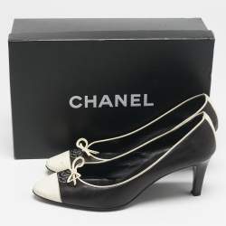 Chanel Black/White Leather Bow CC Cap Toe Pumps Size 37.5