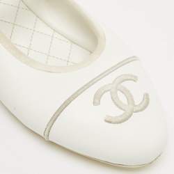 Chanel White Leather and Velvet CC Cap Toe Ballet Flats Size 39