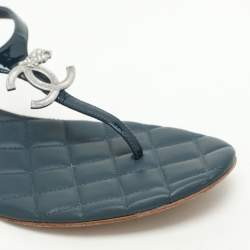 Pre Owned Chanel Blue Patent Leather Embellished CC Flat Sandals Size 37.5